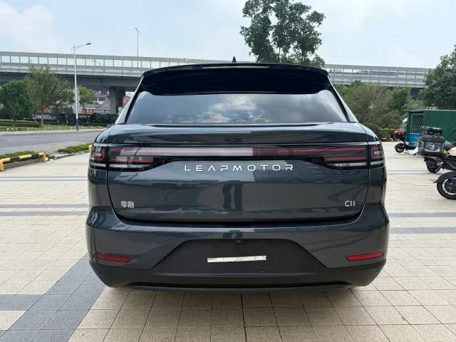 Leapmotor C11 — Фото автомобиля 14
