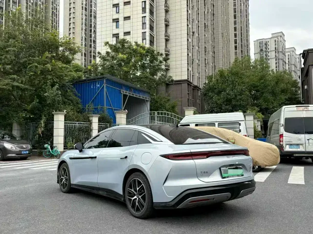 BYD Han L — Фото автомобиля 9