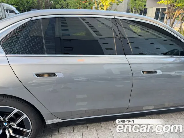BMW 7 Series G70 — Фото автомобиля 9