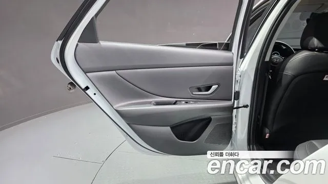 Hyundai AVANTE Новый Avante (CN7) — Фото автомобиля 24