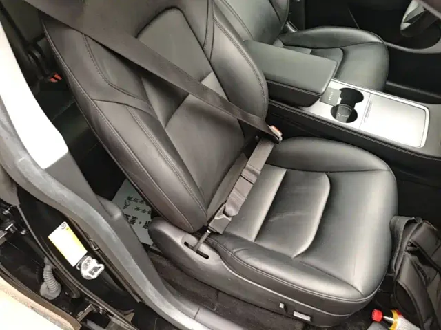 Tesla Model Y — Фото автомобиля 24