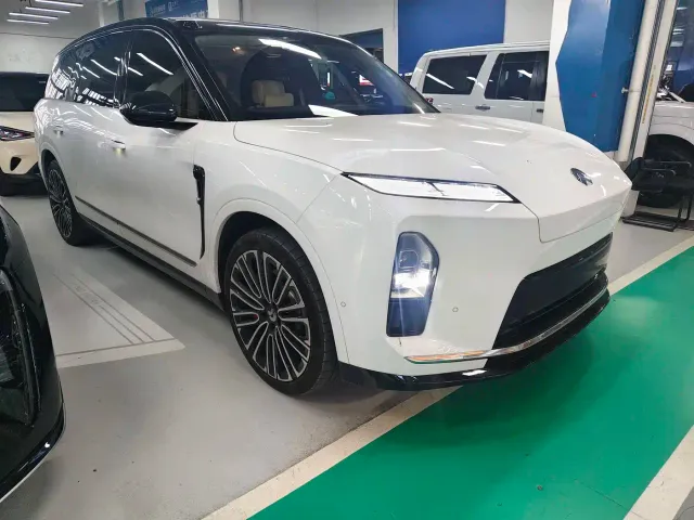 Nio ES8 — Фото автомобиля 2