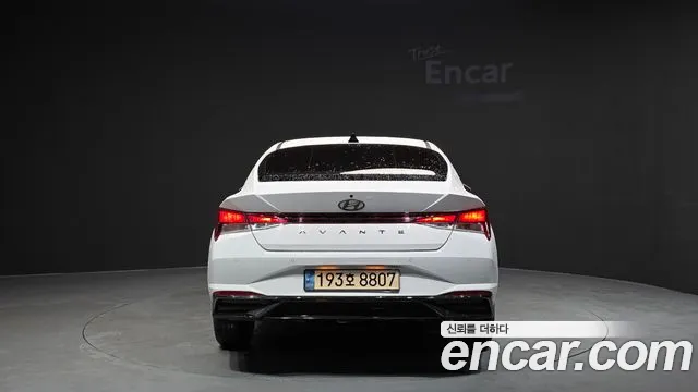 Hyundai AVANTE Avante (CN7) — Фото автомобиля 4