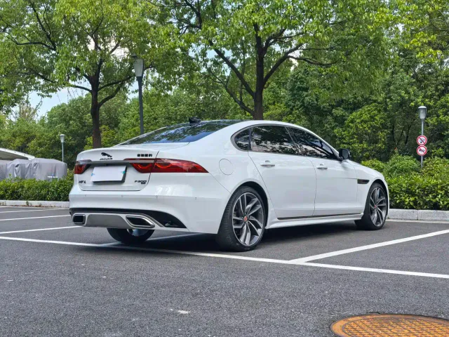 Jaguar XFL — Фото автомобиля 8