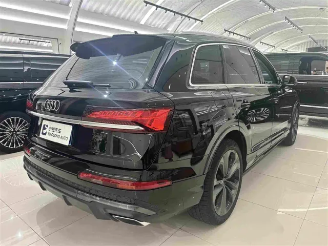 Audi Q7 — Фото автомобиля 16