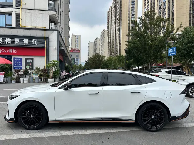 Changan UNI-V — Фото автомобиля 3