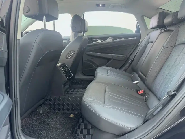 Volkswagen Passat — Фото автомобиля 8