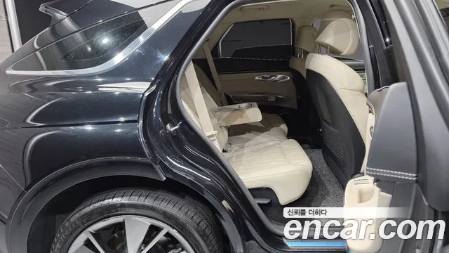 Genesis GV70 — Фото автомобиля 17