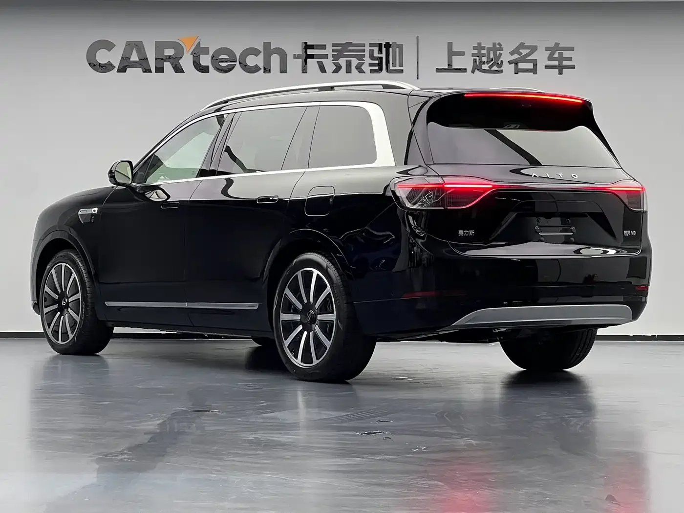 AITO Wenjie AITO M9 2025 Extended Range Ultra 52kWh 6-Seater — Фото автомобиля 2