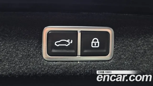 Hyundai Grandeur Grandeur (GN7) 2.5 Бензин 2WD — Фото автомобиля 20
