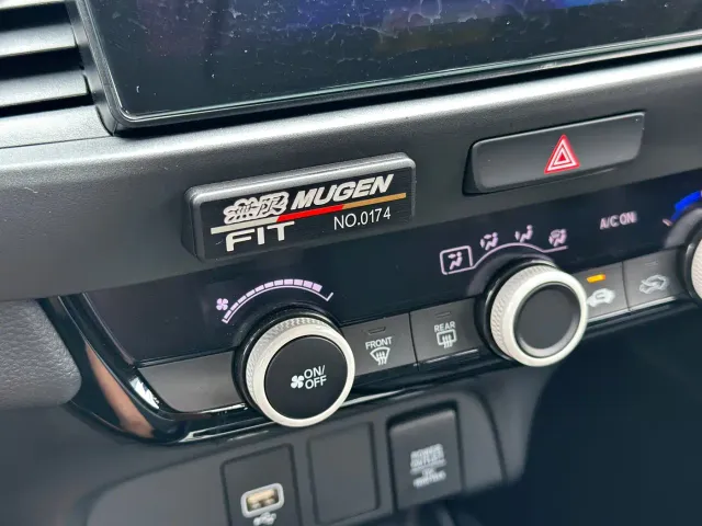 Honda Fit — Фото автомобиля 8