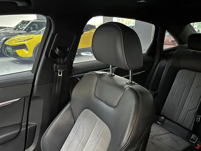 Audi A6L — Фото автомобиля 16