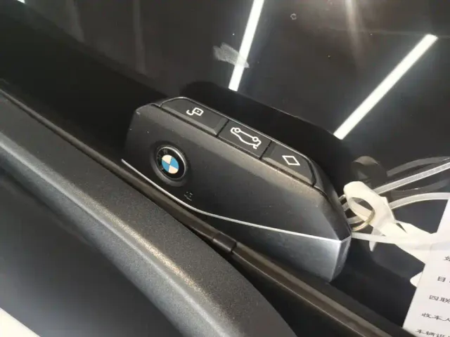 BMW i5 — Фото автомобиля 8
