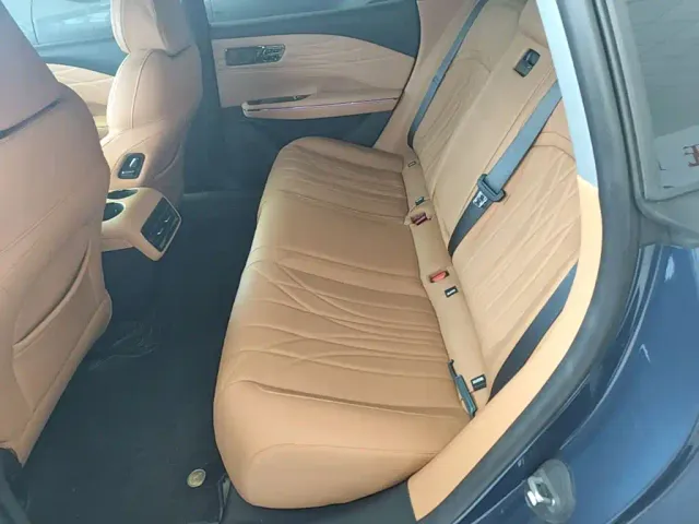 Geely Galaxy Xingyao 8 — Фото автомобиля 16