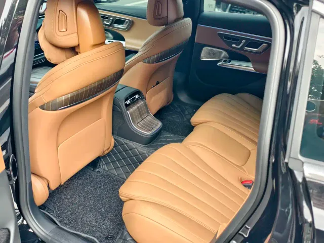 Mercedes-Benz E-Class — Фото автомобиля 27
