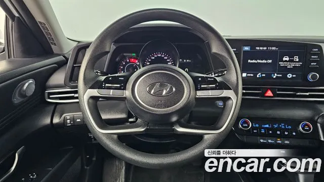 Hyundai AVANTE Avante (CN7) — Фото автомобиля 12