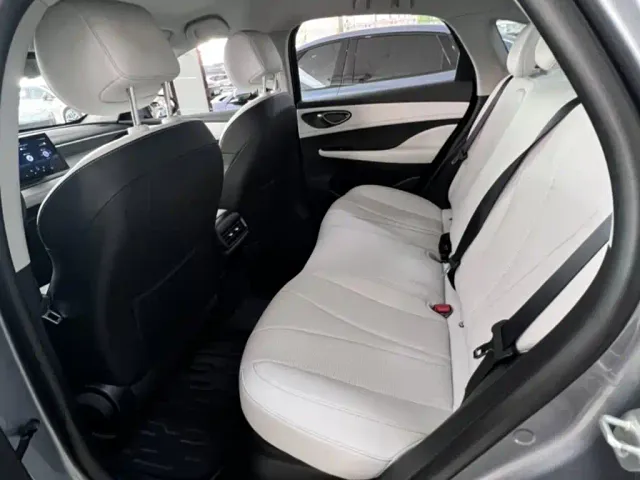 BYD Seal 05 DM-i — Фото автомобиля 16