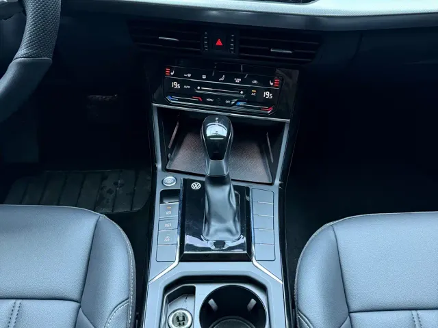 Volkswagen Passat — Фото автомобиля 15