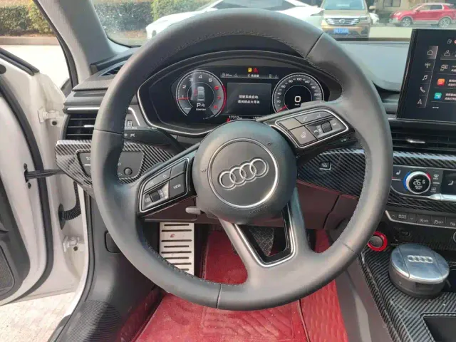 Audi A4L — Фото автомобиля 7