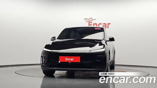 Tesla Model Y — Фото автомобиля 3