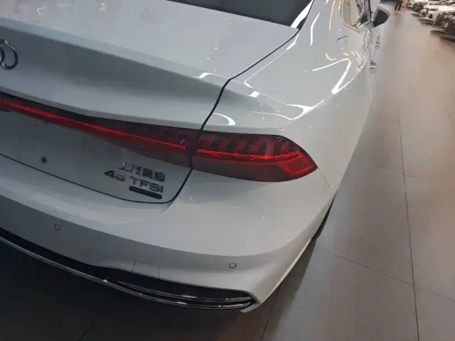 Audi A7L — Фото автомобиля 7