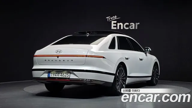 Hyundai Grandeur — Фото автомобиля 2