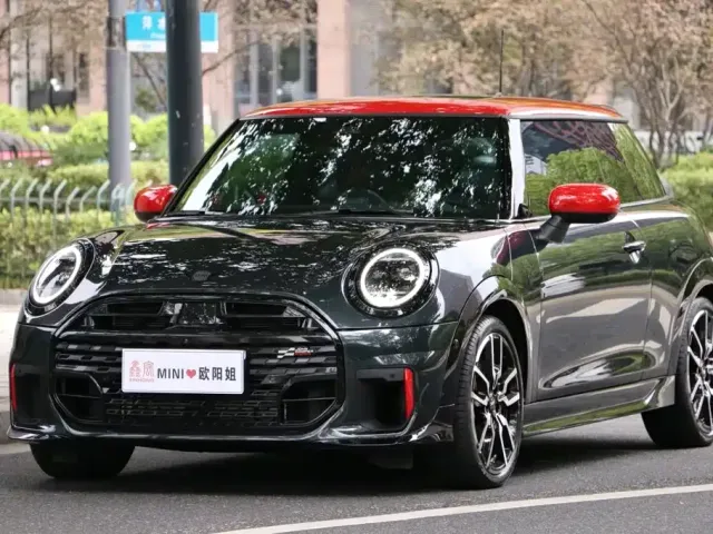MINI John Cooper Works — Фото автомобиля 9