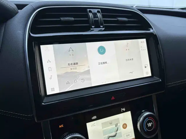 Jaguar XEL — Фото автомобиля 23