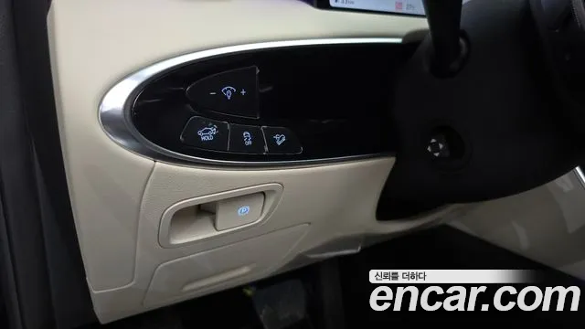 Genesis GV70 — Фото автомобиля 16