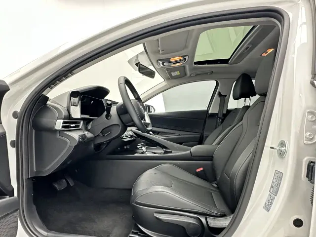 Hyundai Elantra — Фото автомобиля 4