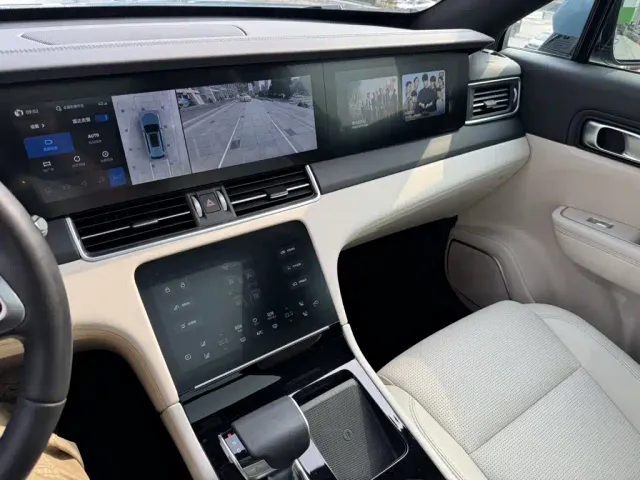 Li Auto ONE — Фото автомобиля 16
