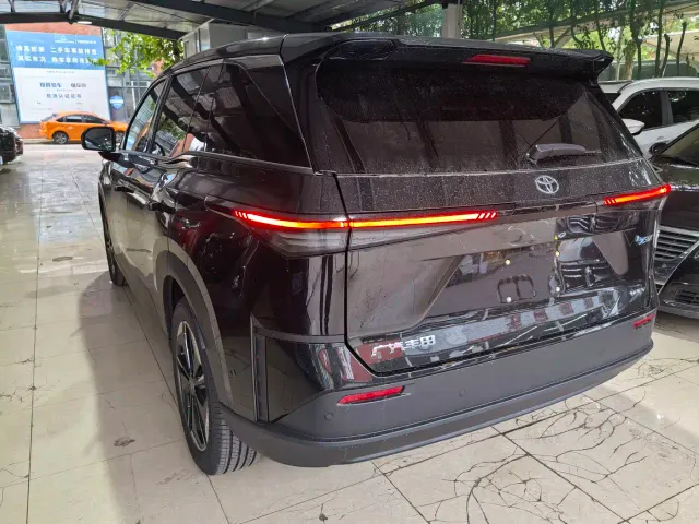 Toyota BoZhi 3X — Фото автомобиля 11