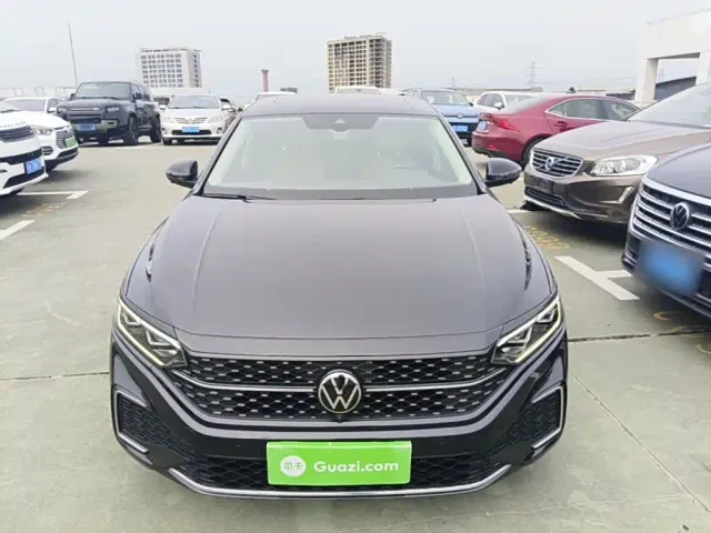 Volkswagen Passat 2023 330TSI Starlight Premium Edition — Фото автомобиля 2