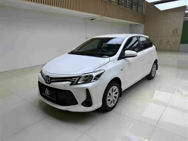 Фотография автомобиля — Toyota Vios FS