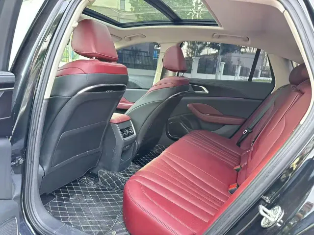 Hongqi H5 — Фото автомобиля 6