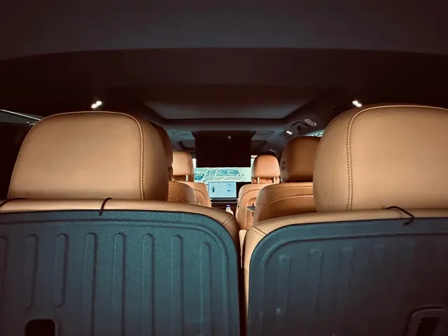 Li Auto i8 — Фото автомобиля 19