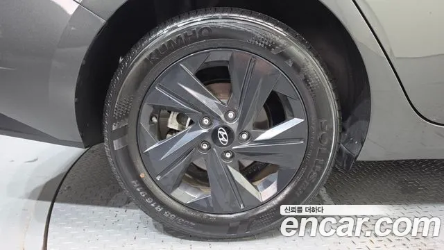 Hyundai AVANTE Avante (CN7) — Фото автомобиля 5