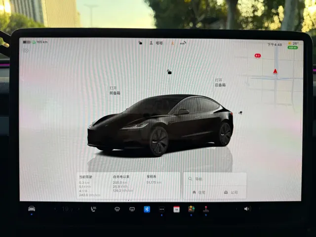 Tesla Model 3 — Фото автомобиля 16