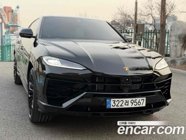 Фотография автомобиля — Lamborghini Urus