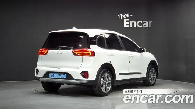 Kia Niro — Фото автомобиля 2