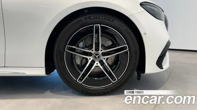 Mercedes-Benz E-Class — Фото автомобиля 5