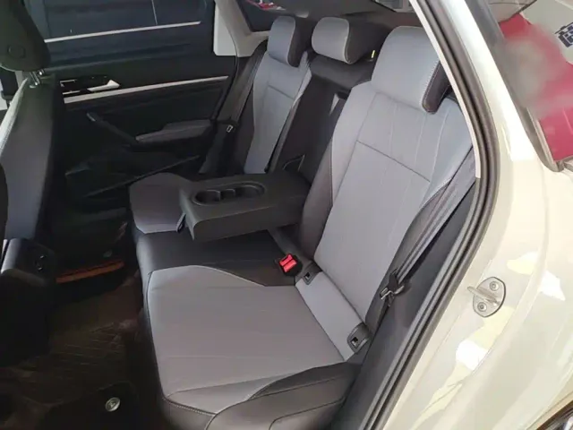 Volkswagen Lavida — Фото автомобиля 16