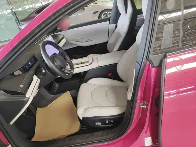 Xiaomi SU7 — Фото автомобиля 14