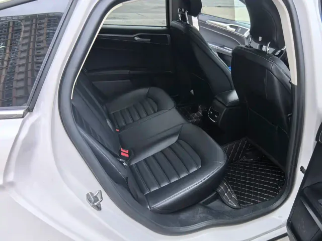 Ford Mondeo — Фото автомобиля 17