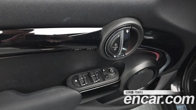 Mini Cooper Cooper 5 дверей Classic — Фото автомобиля 26