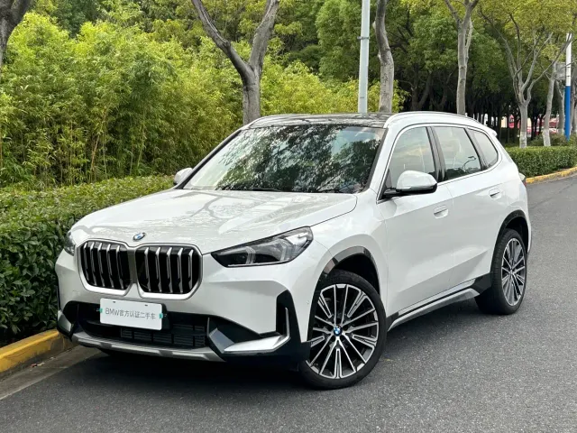 Фотография автомобиля — BMW X1