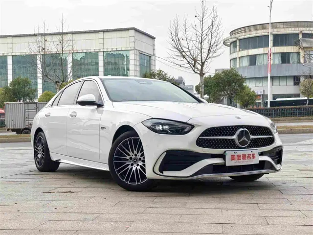 Mercedes-Benz C-Class — Фото автомобиля 3