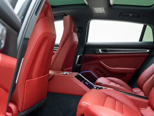 Porsche Panamera — Фото автомобиля 12