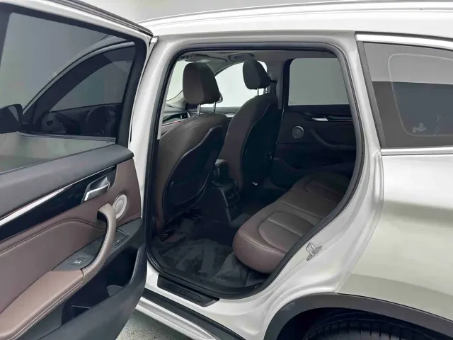 BMW X1 — Фото автомобиля 12