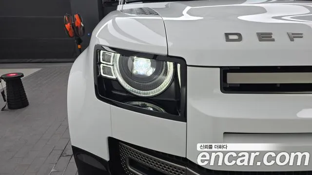 Land Rover Defender Defender (L663) 110 P300 X-Dynamic SE — Фото автомобиля 21